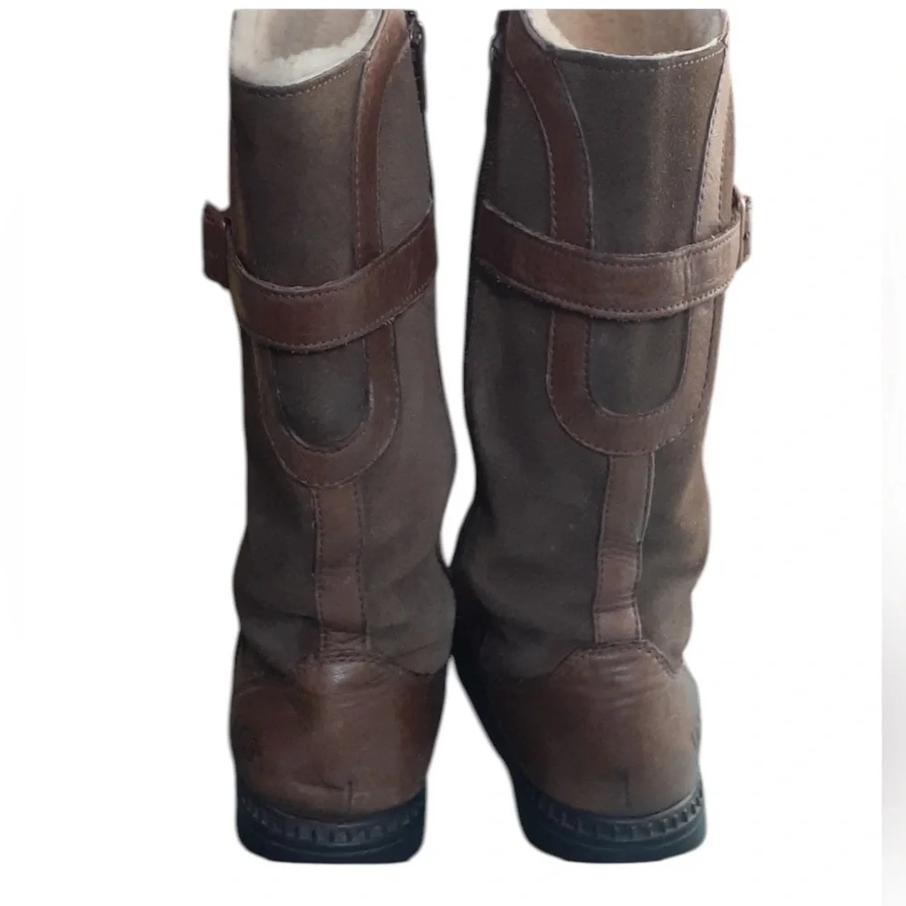 UGG AUSTRALIA BOOTS YOUTH SIZE 4 leather